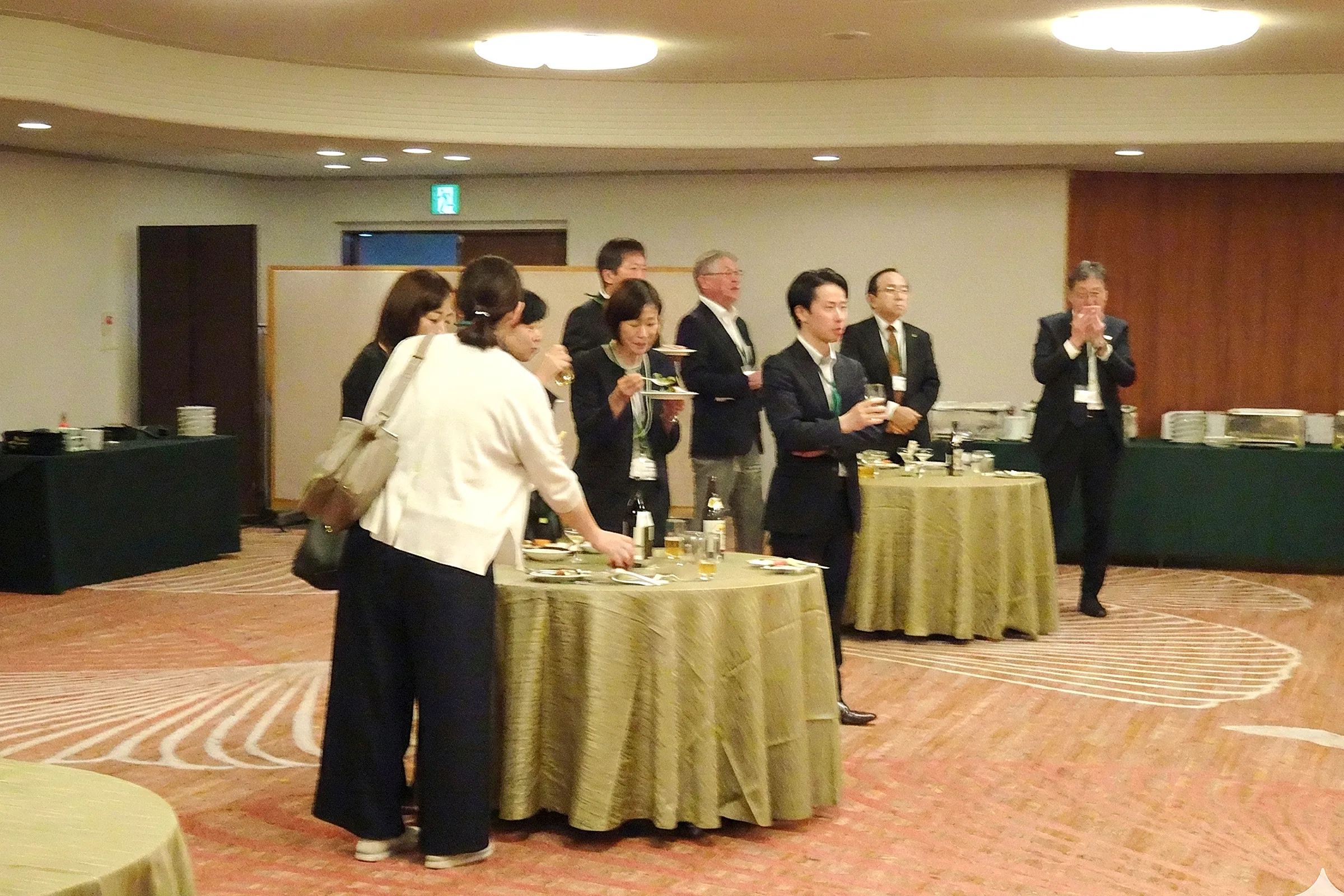 明薬同窓会の様子